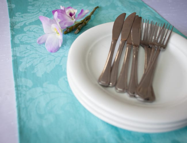 Caminho de mesa adamascado azul tiffany