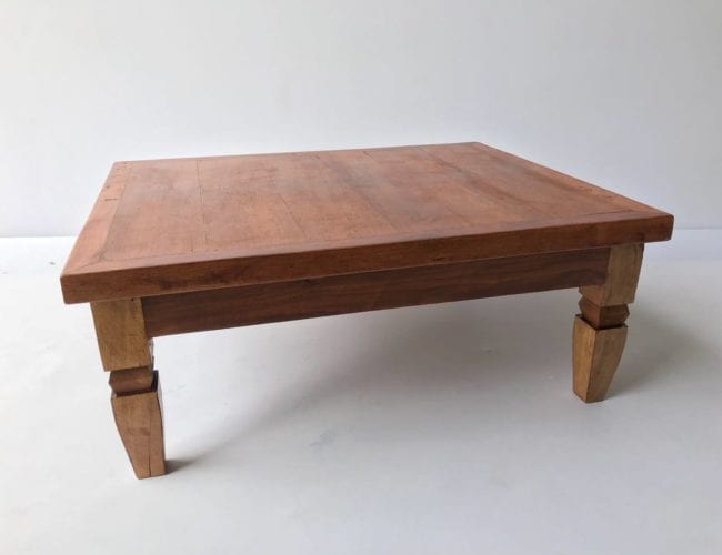 Mesa de centro em madeira de demolição