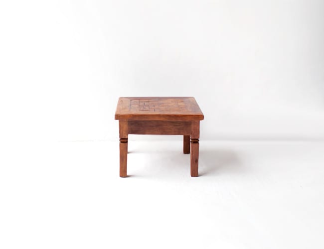 Mesa lateral em madeira de demolição
