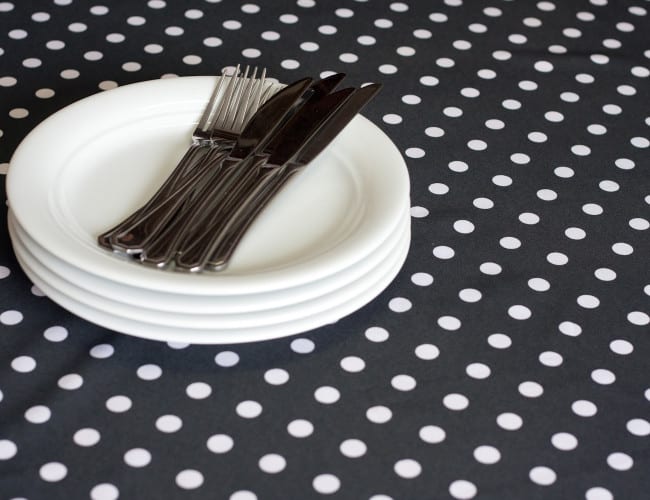 Cobre mancha oxford poá preto/branco
