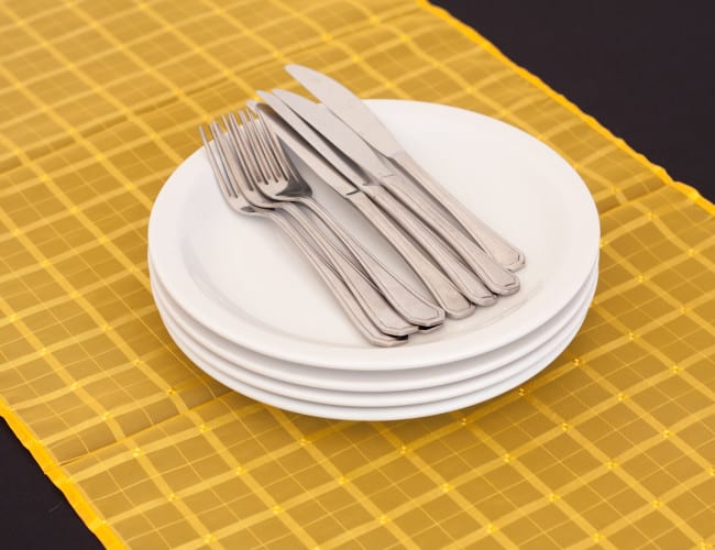 Caminho de mesa voil amarelo